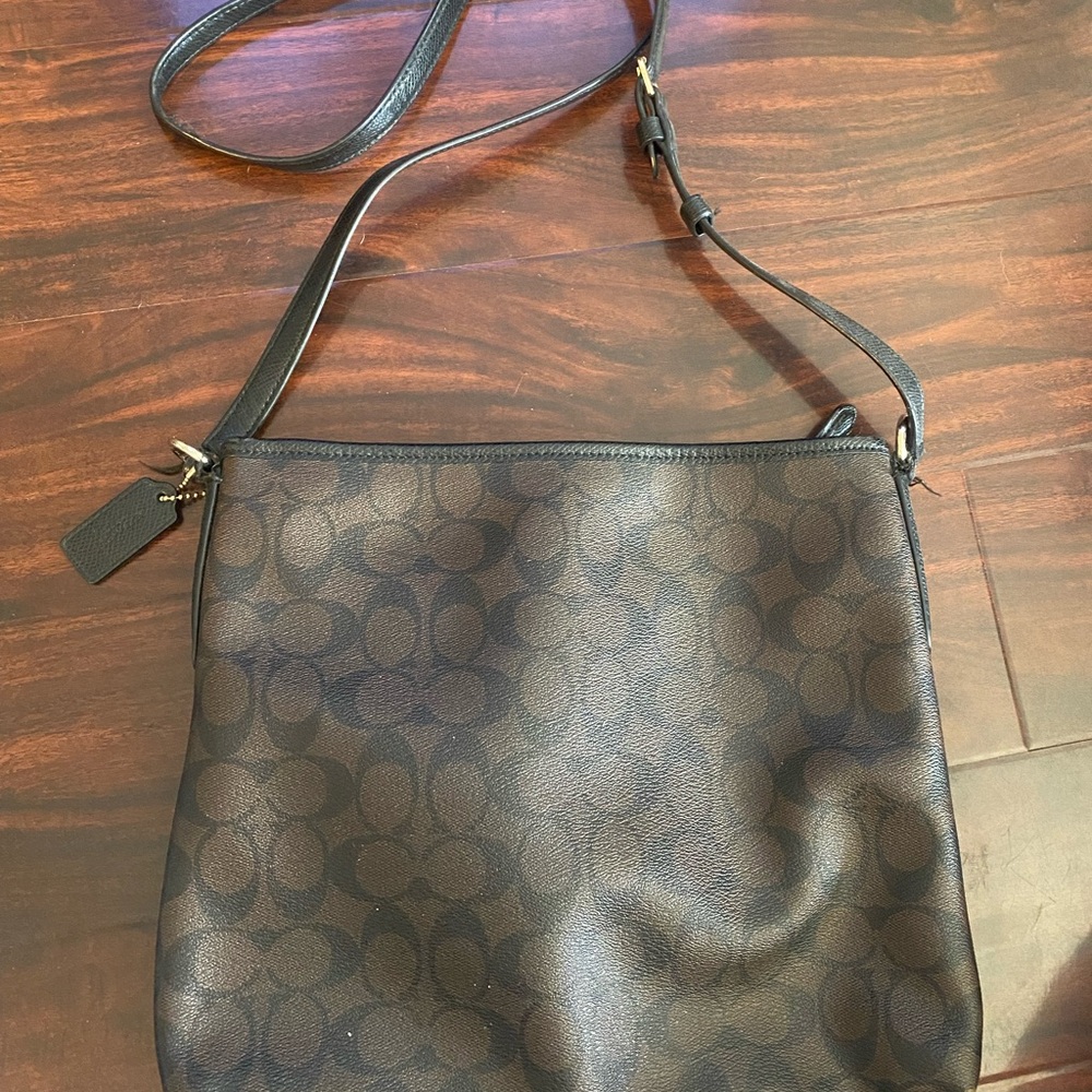 Large Coach Crossbody - Picture 2 of 2